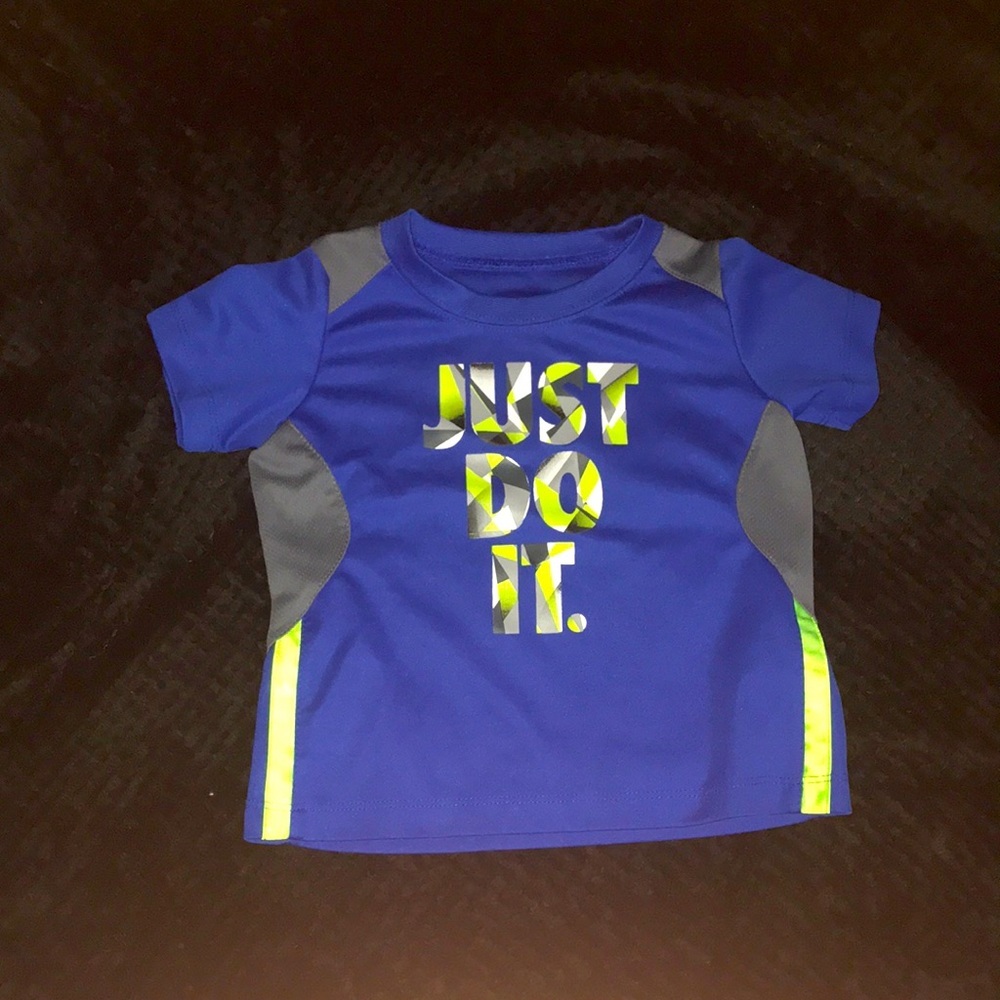 Nike 24M top